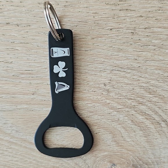 NWOT Guinness Bottle Opener Keychain - Picture 2 of 4